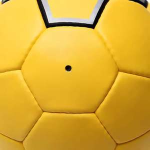 Balón de Balonmano TORO SKINS, Diseño Equilibrado, Paneles Duraderos, Opciones Personalizables para Entrenamiento Deportivo Escolar, Juego en Interiores/Exteriores - Product Image 5