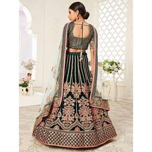 Vêtements de mariage en velours brodé vert impressionnant Lehenga Choli - Product Image 6