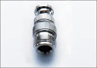 Adaptateur exclusif BNC mâle vers N femelle pour applications sans fil de télécommunications RF et de réseaux de données