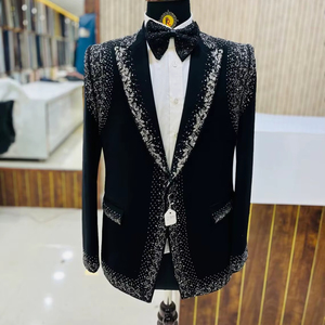 ชุดทักซิโด้ปักลายสีดำสำหรับผู้ชายพร้อมโบว์ไท – ชุดเบลเซอร์สำหรับงานแต่งงานและงานพิธีการสำหรับเจ้าบ่าว - Product Image 1