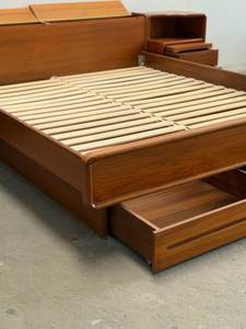 Base de Cama de Plataforma de Madera Maciza de Teca con Mesitas de Noche y Cajones de Almacenamiento, Muebles de Dormitorio Modernos de Mediados de Siglo - Product Image 5