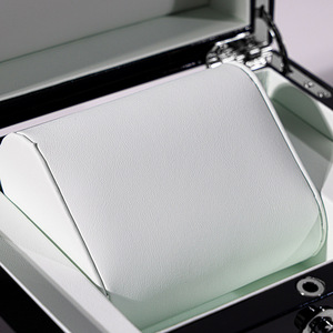 Customized Pillow Wrist Luxury <b>Watch</b> <b>case</b> - Product Image 4