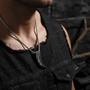 Collier pendentif en forme de dent de loup Viking Prime Crafts International pour hommes, en acier inoxydable, bijoux de la mythologie nordique, garantie 1 an - Product Image 3