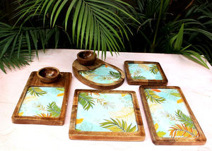 Ensemble de plateaux de service élégants en bois faits à la main Falak World Export, motif végétal, ensemble multi-pièces, forme rectangulaire, design floral - Product Image 3