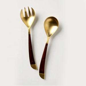 Juego de diseño de acero inoxidable dorado para servir ensaladas, cocina casera, alimentos seguros, herramientas de ensalada de Metal, venta al por mayor - Product Image 1