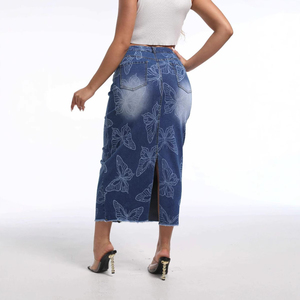 Falda Larga Vaquera Azul Vintage Casual para Mujer con Estampado en la Cadera, Ajuste Ceñido, Abertura Trasera, Ideal para Otoño/Invierno/Verano - Product Image 4