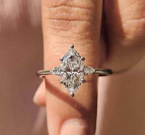 แหวนหมั้นเพชรทรงมาร์คีส์สุดหรูจาก Kushi Diamond พร้อมดีไซน์งานแต่งงานสุดหรู - Product Image 3