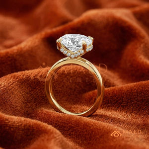 Anillo Solitario Clásico con Diamante de Laboratorio de Corte Ovalado, Anillo de Aniversario Chapado en Oro Amarillo de 14K en Oro Amarillo de 18K - Product Image 2