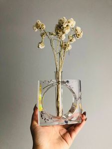 Contemporary Resin Tabletop Vase Decorative Home Accessory Suitable for Modern Spaces and <b>Gift</b> Purposes - Product Image 6