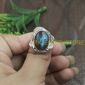 Anillo de Labradorita Natural Hecho a Mano con Plata de Ley 925, Anillo Ovalado con Cabujón, Joyería Boho Vintage, Regalo para Hombre - Product Image 5
