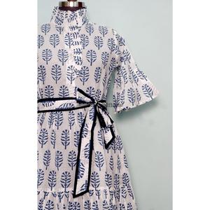 Robe longue décontractée élégante en coton respirant faite à la main pour femme, style simple, boutonnage simple, motif floral naturel, vente en gros - Product Image 4