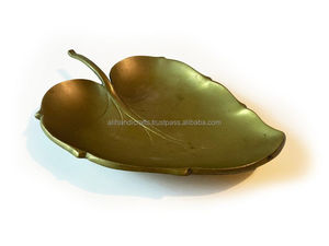 Bandeja de Metal con Diseño de Hojas Hecha a Mano – Combina Estética Natural con Funcionalidad Práctica para el Día a Día - Product Image 6