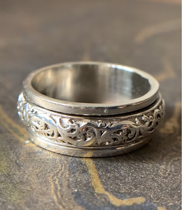 Anillo Giratorio de Plata 925 con Diseño de Filigrana Vintage - Anillo Antiestrés con Grabado Artesanal, Joyería de Meditación - Product Image 2
