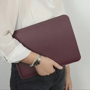 Housse de protection pour sac d'ordinateur portable en cuir véritable fait à la main avec protection en pierre pour LLS-0030D professionnel doux et léger - Product Image 1