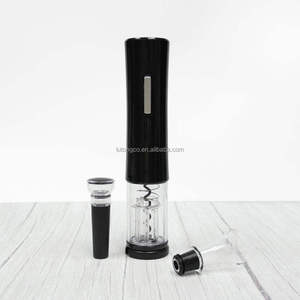Kit Cadeau Décapsuleur Électrique Sans Fil pour Bouteilles de Vin avec Tire-Bouchon Spirale et Bouchon Sous Vide – Outil de Bar Moderne Noir - Product Image 4