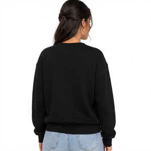 Sudadera negra con estampado de renos navideños para mujer, cuello redondo, manga larga, informal, para las fiestas de invierno - Product Image 6