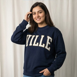 Sudadera Verde de Cuello Redondo para Mujer con Estampado de Letras Ville en Amarillo, Corte Regular, Tejido de Algodón, para Otoño - Product Image 3