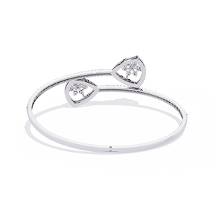 Bracelet jonc de luxe en argent 925 avec moissanite, design bouclier à coupe triangulaire, pour femme, à porter au quotidien - Product Image 2