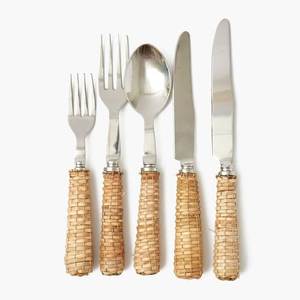 Ensemble de couverts en acier inoxydable avec manche en rotin tressé, design minimaliste durable pour le camping - Product Image 1