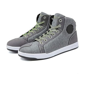 LEADER SPORTS Zapatos de Motocicleta de Cuero Hechos en Pakistán, Impermeables, con Logotipo Personalizado, Calidad Premium, para Hombre, Todas las Temporadas, a Bajo Precio - Product Image 1