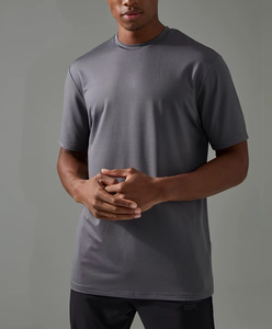 T-shirt de sport brodé personnalisé OEM en gros pour hommes, anti-humidité, doux et respirant, tissu 220g, motif 3D uni - Product Image 1