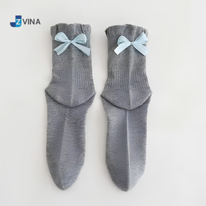 Chaussettes courtes pour femmes JZVINA, grises, en coton et fibre de bambou, respirantes, élégantes, avec nœud décoratif, pour un usage quotidien, chaussettes tricotées pour le printemps - Product Image 1