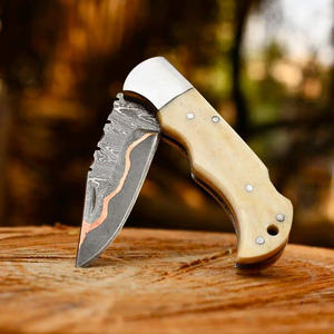 Cuchillo Plegable de Acero de Damasco Hecho a Mano con Mango de Hueso, Funda de Cuero Personalizada, Cuchillo de Bolsillo EDC - Product Image 6
