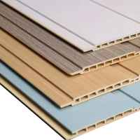 Panneaux de plafond en WPC imperméables stratifiés en bois PVC modernes, insonorisés et ignifuges pour l'utilisation murale dans les hôtels et les foyers, décoration intérieure