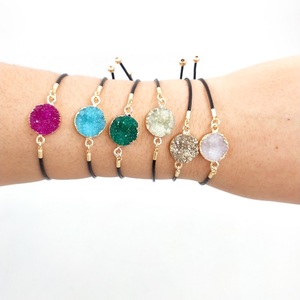 Pulseras de resina Tradebyd, Joyería Moderna hecha a mano, perfecta para mujeres, niñas, ropa de fiesta y mercado de regalos - Product Image 1