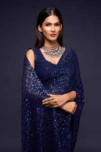 Sari de Georgette Azul Marino de Lujo Moderno con Lentejuelas y Diseño a Mano, Trabajo de Lentejuelas Azul Real Pesado, Diseño Exclusivo para Bodas y Fiestas Indias - Product Image 2