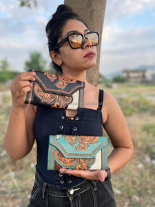 Nuevo Western Stylish Hair On Hide Color Tooled Fur Leather Clutch Mujeres Monedero diseñado Venta caliente Tooled Leather Unique Wallet - Product Image 3