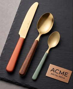 Ensemble de couverts minimalistes ACME en acier inoxydable avec manche en bois, finition dorée PVD, résistant à la rouille, pour mariage, fête et restaurant - Product Image 1
