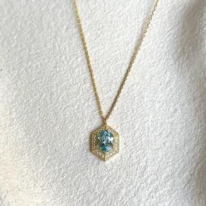 Colgante de Topacio Azul en Plata de Ley 925 con Baño de Oro de 14K, Joyería de Piedra de Nacimiento de Diciembre, Regalo para Ella - Product Image 6