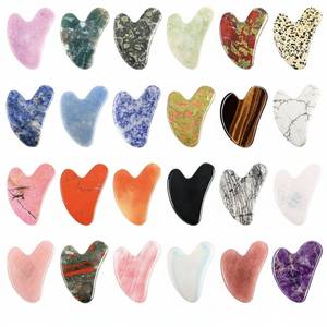 Herramienta Gua Sha de Resina en Forma de Corazón - Masajeador Facial Hecho a Mano con Temática de Amor para la Salud de la Piel - Product Image 1