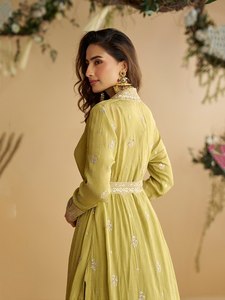 Vestido Anarkali Amarillo Bordado de Manga Larga con Bolero y Cinturón, Traje de Boda Indio Largo Hasta el Suelo - Product Image 2