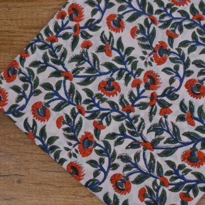 Tissu tissé léger en coton 100% premium, imprimé à la main avec un motif de fleurs orange, résistant aux taches, pour vêtements et confection de robes - Product Image 2
