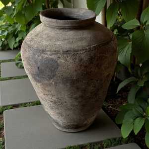 Maceta Grande de Terracota Hecha a Mano Estilo Rústico Antiguo de la India, Macetero de Barro para Combinar y Mezclar, 1 Contenedor para Decoración de Jardín u Hotel - Product Image 1