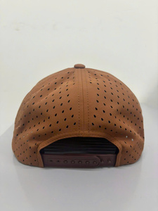 Casquette Snapback Adulte à 6 Panneaux Perforée au Laser, Tenue Sportive Dynamique, Fabriquée en Usine au Vietnam, Logo Brodé Personnalisé - Product Image 5