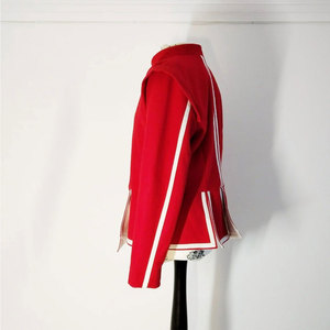 Veste doublette historique rouge avec passepoil en coton blanc, du 17e siècle, en laine de haute qualité, fournitures d'usine - Product Image 3