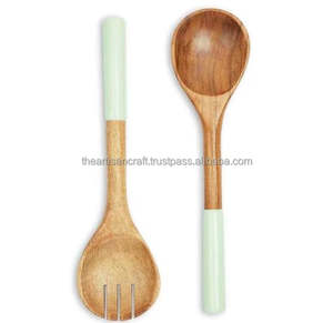 Cuchara de madera hecha a mano para cocinar, hornear y usar en la cocina, hecha de madera natural sostenible - Product Image 3