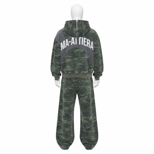 Conjunto de Sudadera con Capucha y Pantalones Deportivos de Camuflaje Verde para Hombre, Corte Holgado, Estilo Urbano, Personalizable OEM ODM, Venta al Por Mayor - Product Image 3