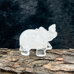 Éléphant en quartz clair sculpté à la main, figurine en cristal naturel, énergie de guérison, décoration Feng Shui, marque Chakralume, origine Rajasthan - Product Image 3