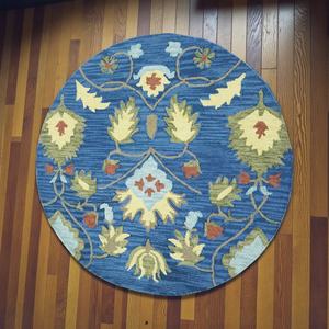 Tapis rond en laine tufté à la main, bleu, design abstrait moderne, tapis artisanal écologique pour salon et décoration intérieure - Product Image 3