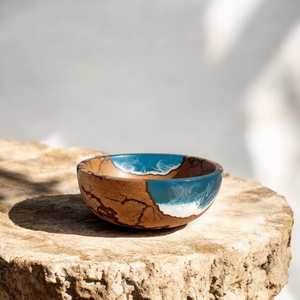 Bol décoratif en bois et résine, petit plat à bagues fait main, bol à bibelots bleu en résine époxy - Product Image 2