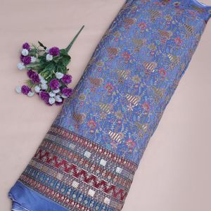Tela de crepé floral de lentejuelas pesadas color marfil, tejido ligero con bordado, 54 pulgadas, material de borde Daman para Kurtis, túnicas y vestidos Anarkali. - Product Image 1