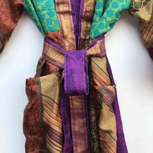 Kimono Vintage de Seda, Estilo Boho, para Festivales, Hecho a Mano con Parches de Sari, Bata de Seda Reciclada, Unisex - Product Image 4