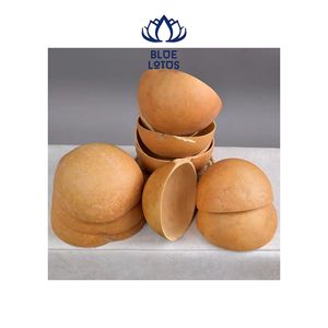 Bols en calebasse écologiques faits à la main pour le service des aliments et la décoration rustique de la maison – Disponibles pour l'exportation - Product Image 1
