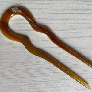 Nouvelle Arrivée Pince à Cheveux Torsadée Faite Main en Corne de Buffle Naturelle, Cadeau Idéal pour Femmes aux Chignons et Cheveux Longs - Product Image 1