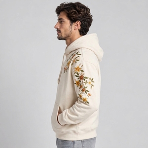 Sudadera con capucha para hombre con efecto acid wash y bordado, diseñada con un acabado desgastado resistente, tela cómoda y bordado llamativo para uso diario. - Product Image 4
