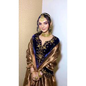 FANCY VISCOSA TERCIOPELO BORDADO SECUENCIA TRABAJO CON FUNDA CAMPANA Y LATKAN FONDO SUPERIOR CON DUPATTA AZUL MARINO - Product Image 2